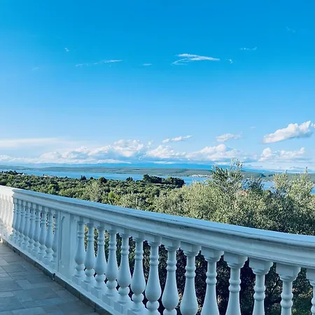 Bonaca Villa