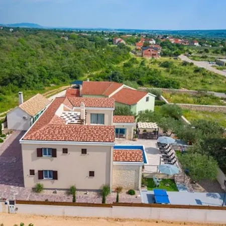Villa Bonaca *